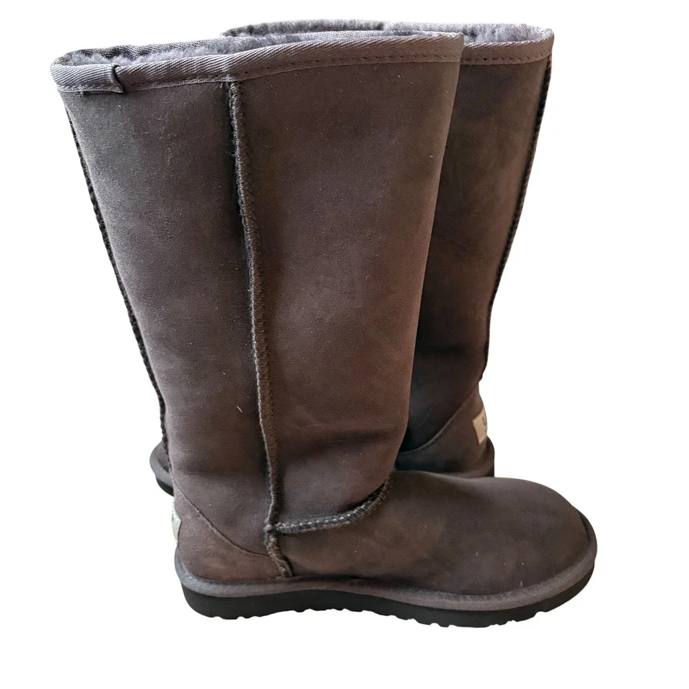 Kids UGG Australia Tall Boots Chocolate Brown Suede Sheepskin‎ Lined Size 2